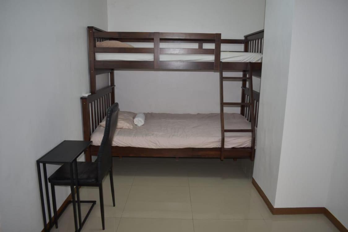 Affordable Makati Apt Manila Exterior photo