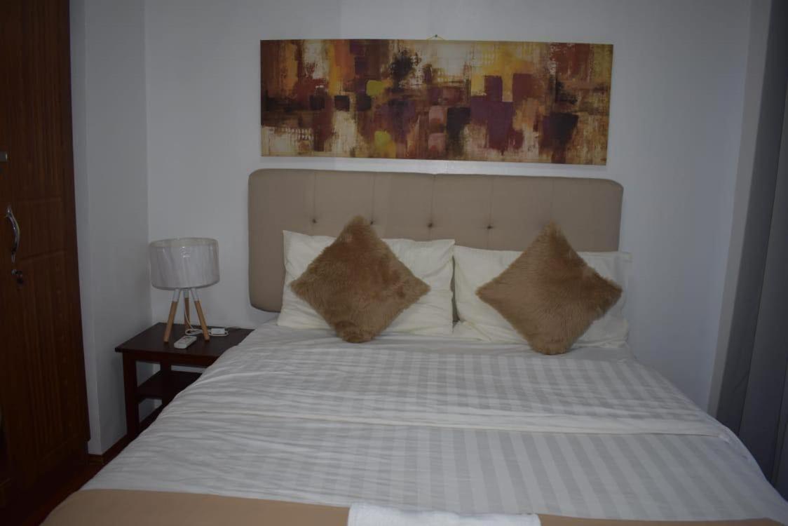 Affordable Makati Apt Manila Exterior photo
