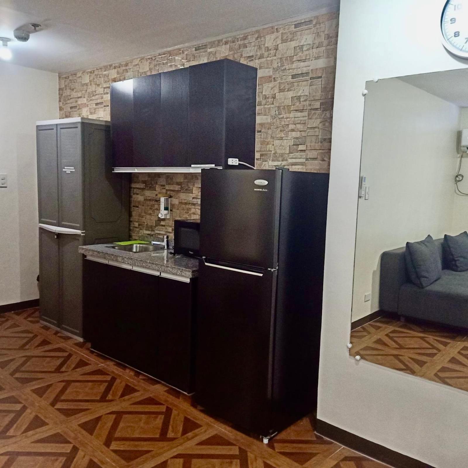 Affordable Makati Apt Manila Exterior photo