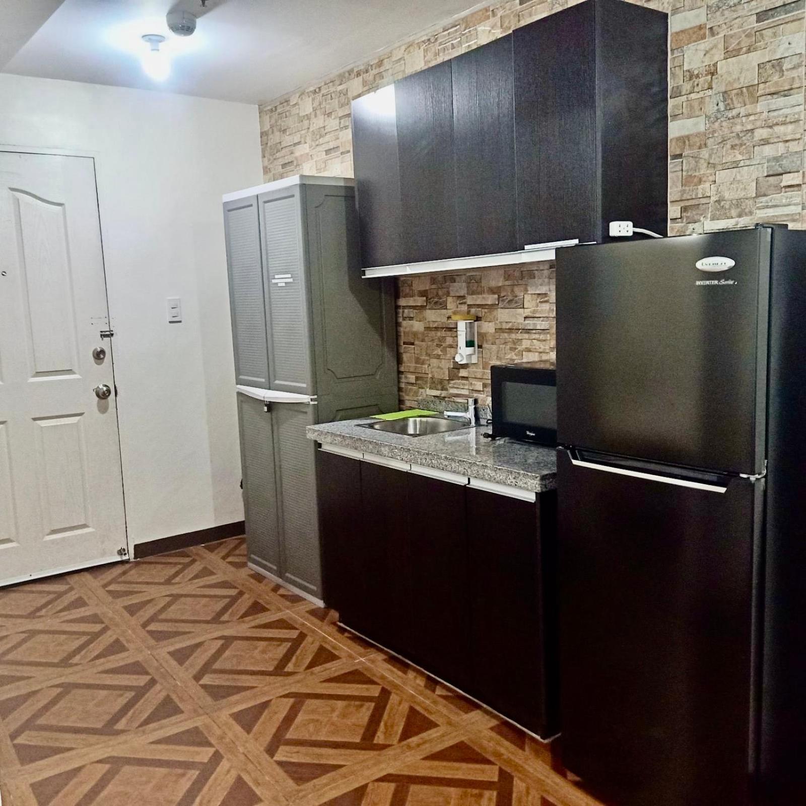 Affordable Makati Apt Manila Exterior photo